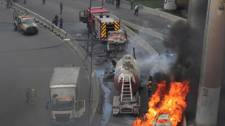 Explosion von Tankwagen in Mexiko