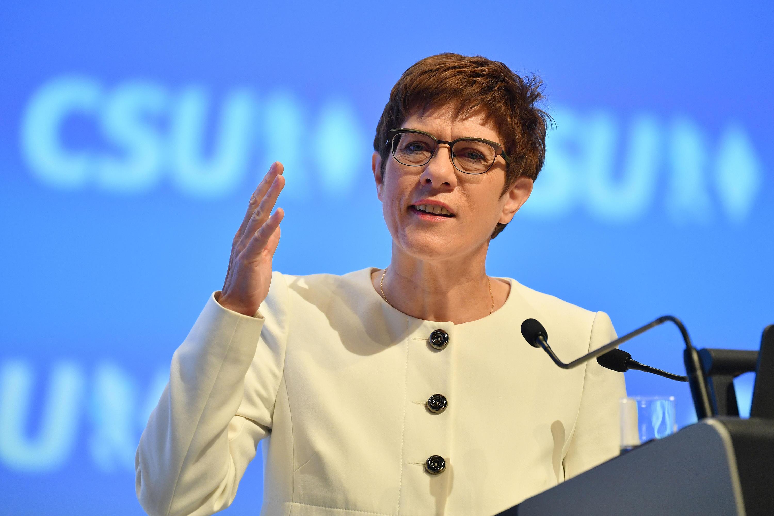 Annegret KrampKarrenbauer Steckbrief, Bilder und News GMX.AT