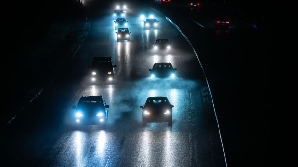 Verkehr auf Autobahn