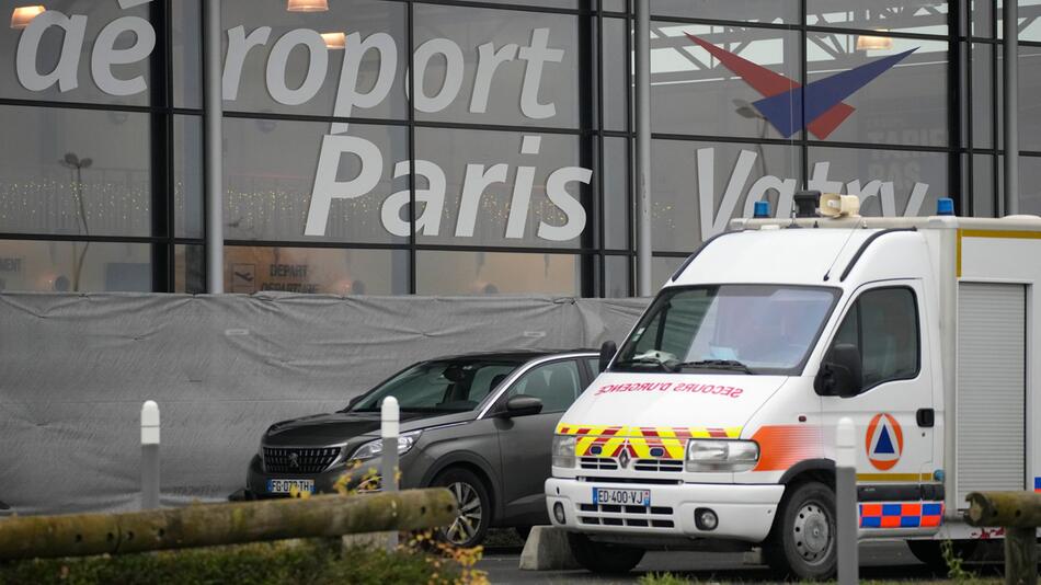 Menschenhandelsverdacht: Flugzeug in Frankreich gehalten