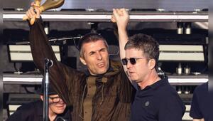 Liam (l.) und Noel Gallagher sorgen mit ihrer Reunion-Tour für ausverkaufte Stadien.