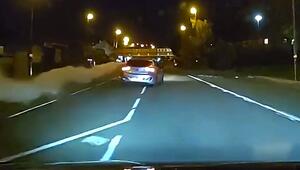 Flucht mit Feuerlöscher: 19-Jähriger besprüht Streifenwagen bei Verfolgungsjagd