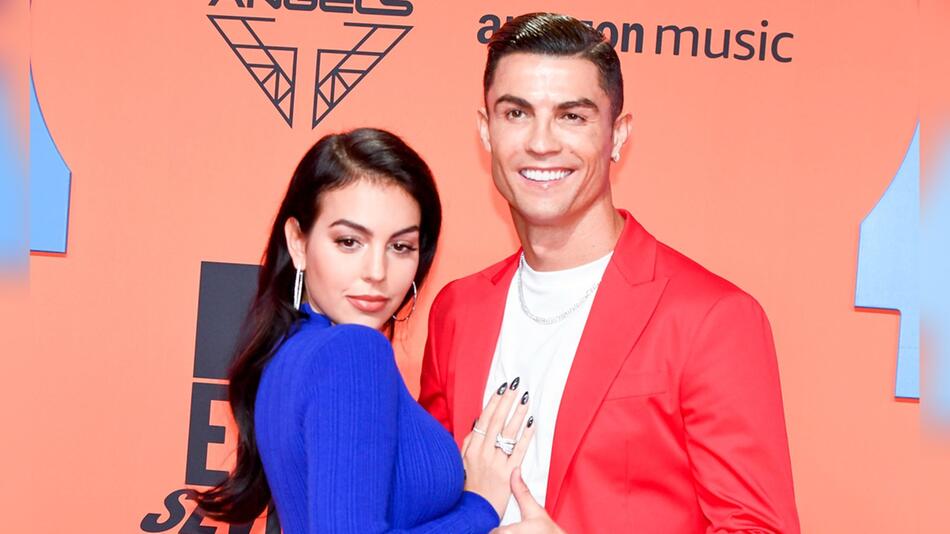 Cristiano Ronaldo und seine Lebensgefährtin Georgina Rodríguez im Jahr 2019 in Sevilla.