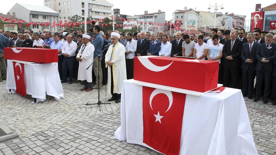 Erdogan besucht Trauerfeier nach Bombenanschlag