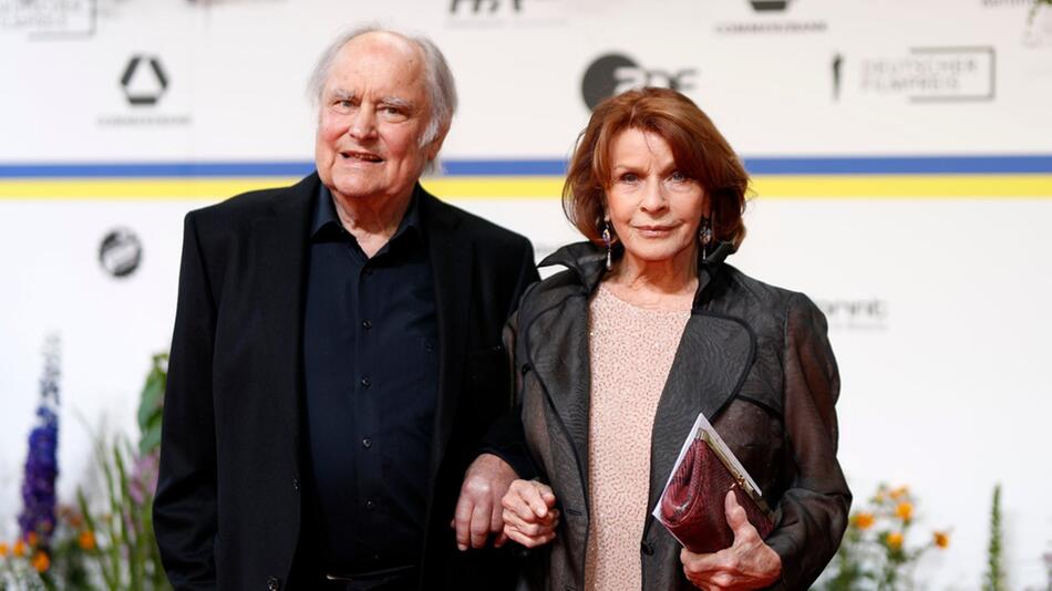 Michael Verhoeven, hier an der Seite von Senta Berger, ist im Alter von 85 Jahren gestorben.