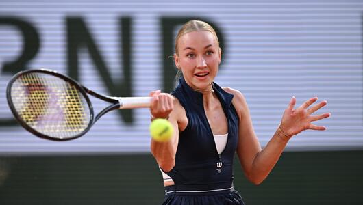 Die Österreicherin Anastasia Potapova gewinnt bei den French Open gegen Titelverteidigerin Gauff.