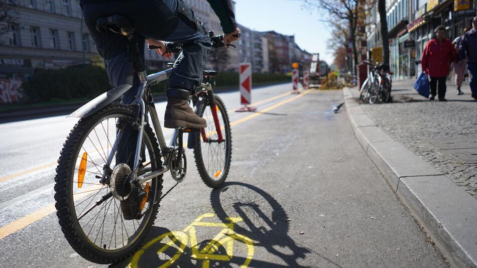 Coronakrise - neuer Radverkehrsstreifen Berlin