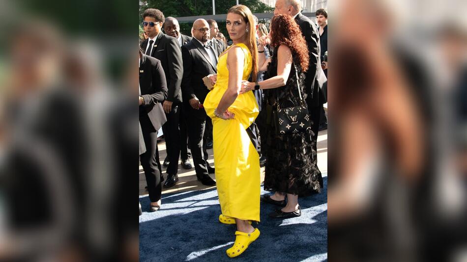 Schauspielerin Brooke Shields hatte bei den Tony Awards kein Problem damit, ihr ungewöhnliches ...