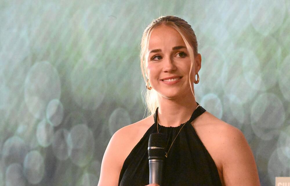 Giulia Gwinn im Mai 2025 bei ihrer Buchvorstellung in München.