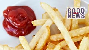 Pmmes mit Ketchup auf einem Teller