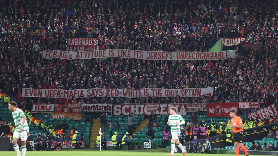 Protest-Banner der Bayern-Fans in Glasgow