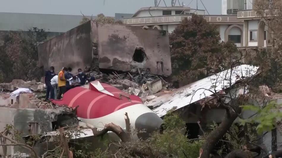 Klinik: Mindestens 270 Leichen nach Flugzeugabsturz in Indien geborgen