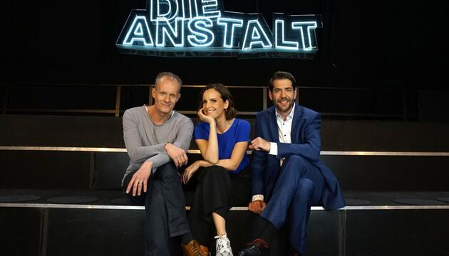 Max Uthoff, Maike Kühl und Claus von Wagner moderieren die Satiresendung "Die Anstalt".