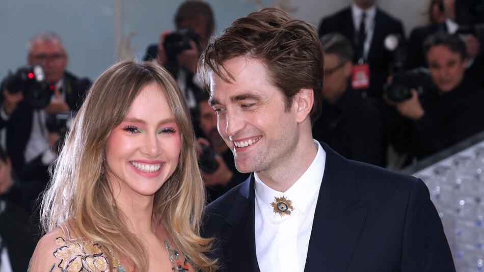 Suki Waterhouse und Robert Pattinson