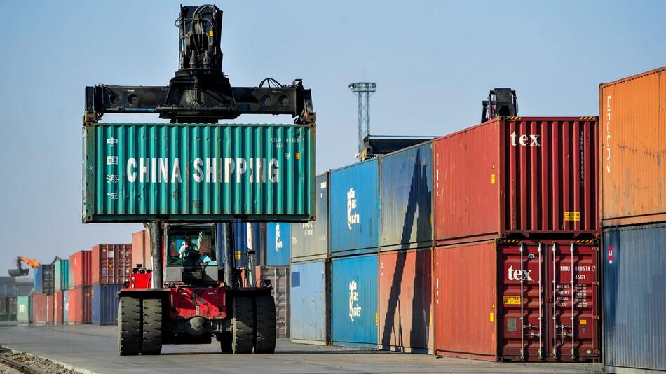 Containerumschlag in China