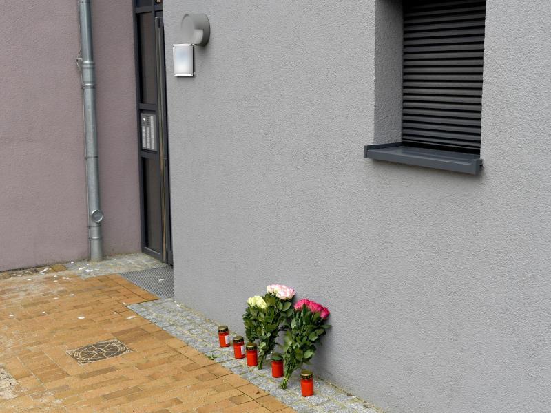 21 jahre altes mädchen aus einem 17-jährigen mann