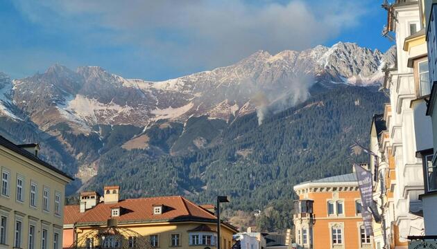 Eine Rauchsäule war infolge des Waldbrand weithin sichtbar