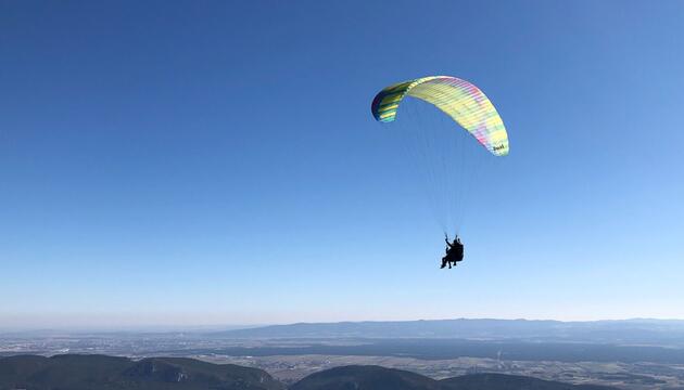Der Paragleiter wurde bei dem Absturz verletzt