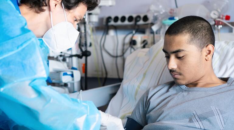 Erster Patient mit Genscheren-Medikament behandelt