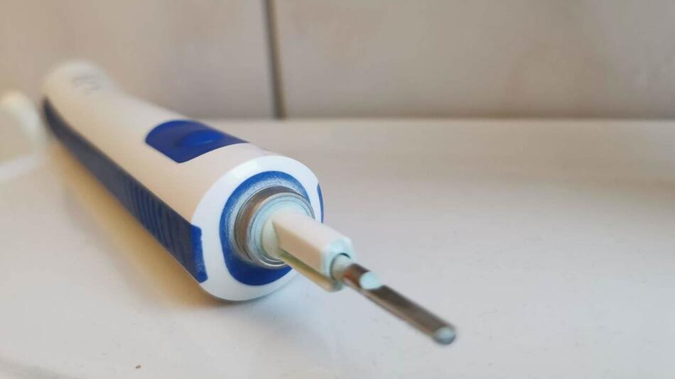 elektrische zahnbürste reinigen