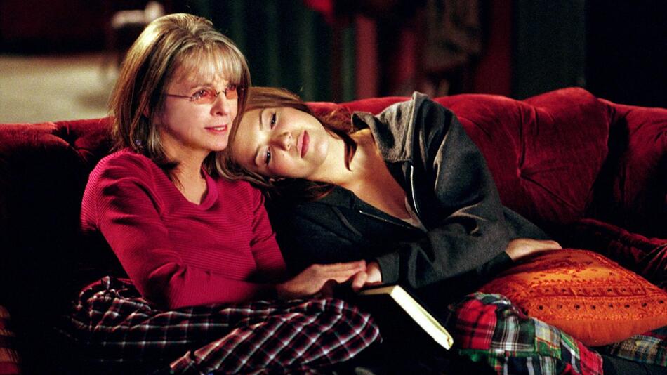 Diane Keaton (l.) und Mandy Moore in "Von Frau zu Frau".