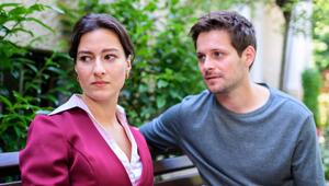 "Sturm der Liebe": Olivia (l.) graut es vor den Erinnerungen an die Nacht, in der ihr Vater starb.