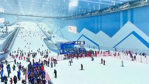 Gut gekühlt im Hochsommer: Chinas weltgrößte Skihalle lockt Tausende Besucher an
