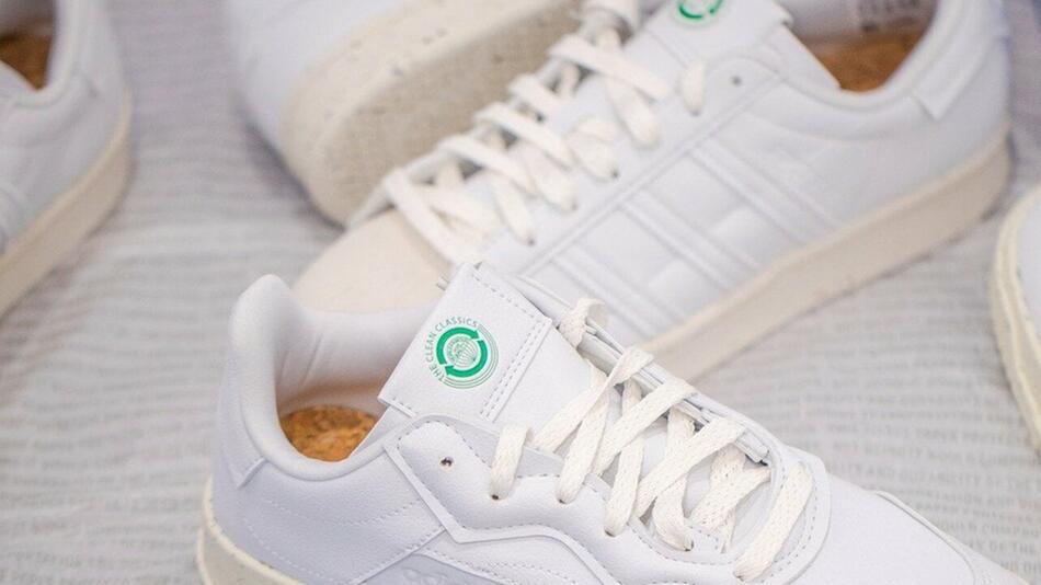 Weiße Sneaker reinigen