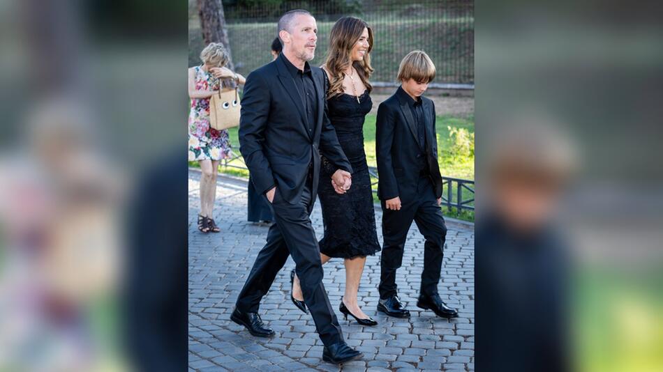 Christian Bale mit seiner Frau und seinem Sohn in Rom.
