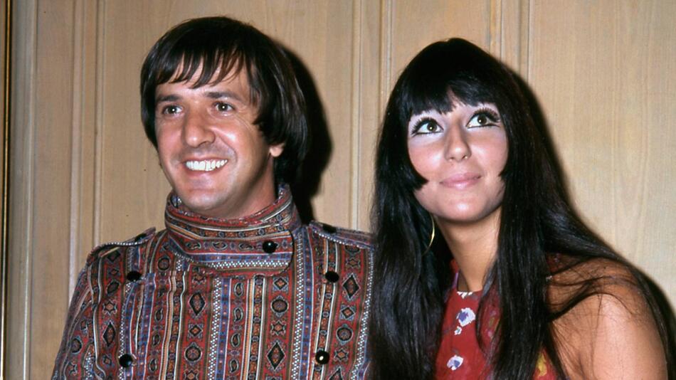 Glückliche Zeiten im Flower-Power-Look: Sonny Bono und Cher im Jahre 1967