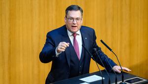 ÖVP-Klubchef Wöginger will sich ans Regierungsprogramm halten