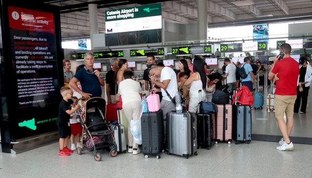 Lava-Spektakel, aber Reisechaos: Ätna legt Catania lahm