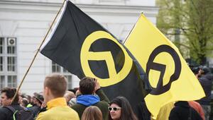 Die FPÖ kämpft weiter mit Konnex zu Identitären