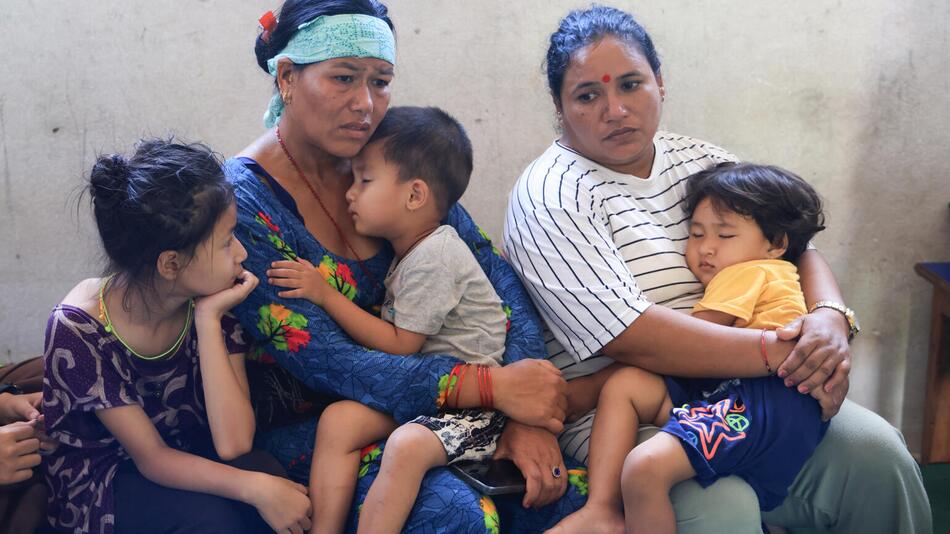 Familien in einer Schutzunterkunft von UNICEF