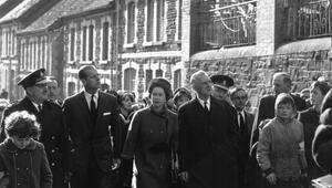 Die Queen und Prinz Philip 1966 in Aberfan.