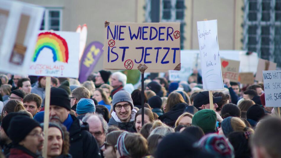 "Dadurch aus ihrer Lethargie und passiv-resignativen Stimmung gerissen"