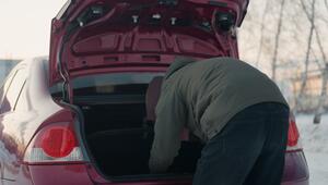 Was Sie im Winter besser nicht im Auto lassen sollten