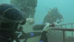 Vom Meeresboden ins Glas - Wein, der unter Wasser reift