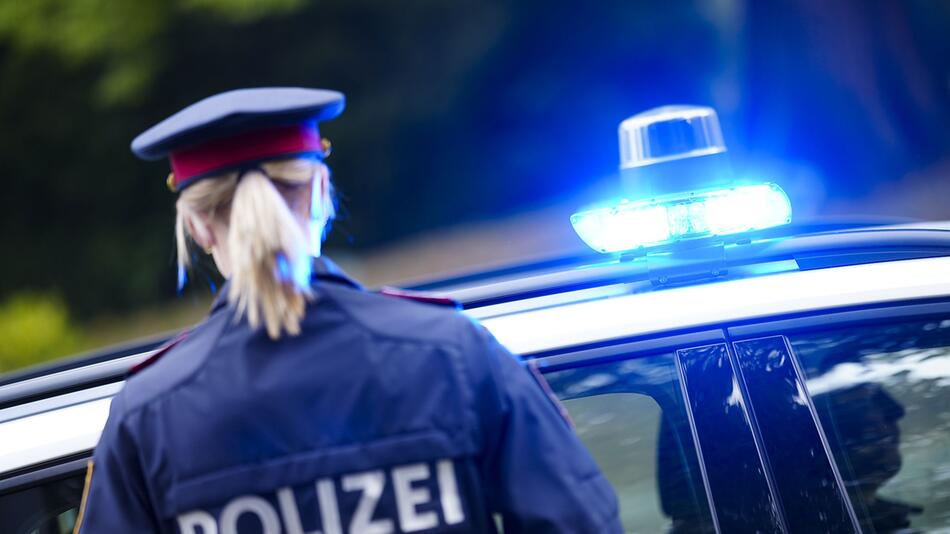 Eine Polizistin wurde von einer rabiaten Frau in Wien gebissen