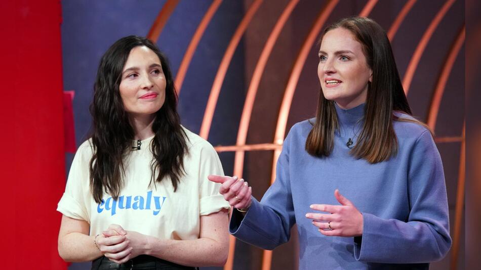 Setzen sich für Gerechtigkeit in der Partnerschaft ein: Ronja Hoffacker (l.) und Louisa Plasberg ...