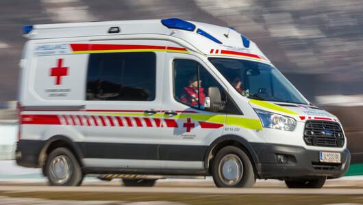 Mehrere Verletzte bei Unfall mit Faschingswagen im Bezirk Mistelbach