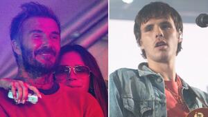 David und Victoria Beckham (li.) haben ihren Sohn Cruz auf der Bühne erlebt.