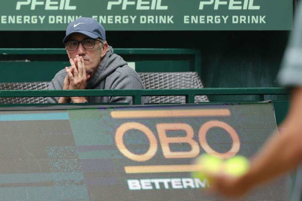 Darren Cahill