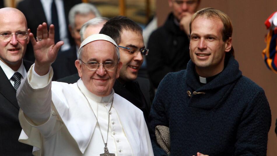 Gonzalo Aemilius, Privatsekretär, Papst Franziskus, Vatikan