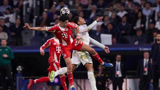 Aleksandar Pavlovic (links) und Jude Bellingham (rechts)