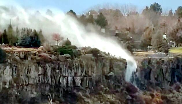 Verkehrte Welt: Wasserfall in Idaho fließt rückwärts