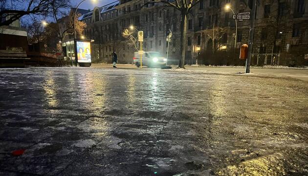 Glätte und Warnstreik in Berlin