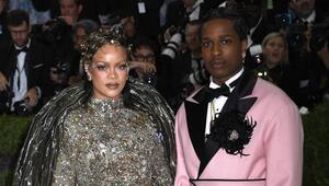 Rihanna und A$AP Rocky sind seit 2021 offiziell ein Paar und haben drei gemeinsame Kinder.