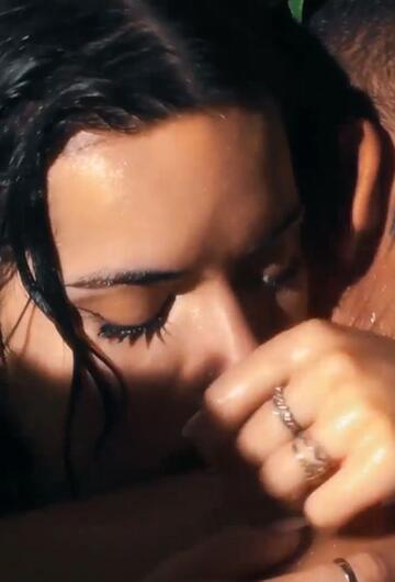 Henna, Kevin