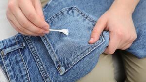 Kaugummi auf Jeans